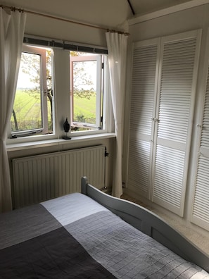 3 bedrooms, iron/ironing board, travel cot, free WiFi