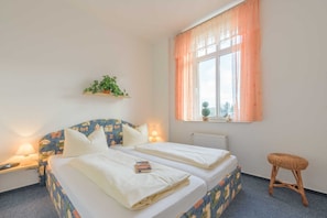 1 Schlafzimmer, Reisekinderbett, WLAN, Bettwäsche