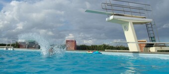 Oppskalere leilighet for 10 gjester. Plass til en stor eller to familier.