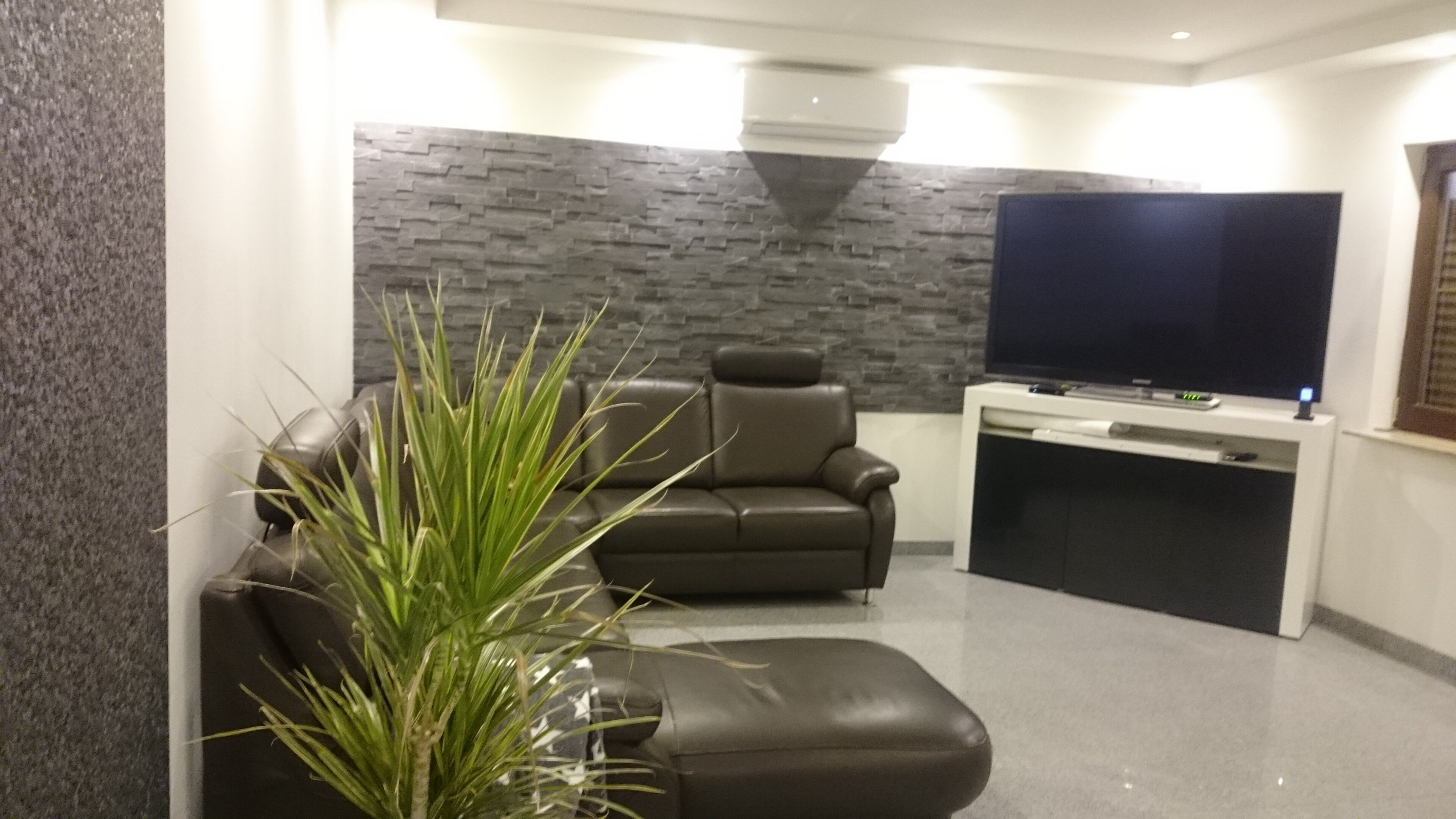 LUXURY holiday home with SAUNA WHIRLPOOL NATURE