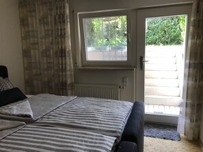 2 chambres, fer et planche à repasser, Wi-Fi gratuit, draps fournis