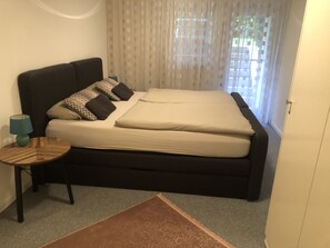 2 chambres, fer et planche à repasser, Wi-Fi gratuit, draps fournis