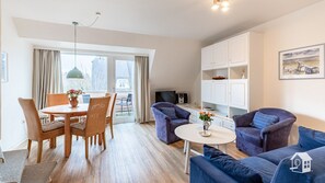 تلفزيون، مشغل دي في دي، كُتُب، ستيريو