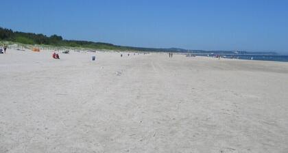 comfortable holiday flat, 70m from the beach