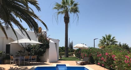 Ruhiges Ferienhaus in fantastischer Lage mit beheizbarem privaten Pool Wifi 500