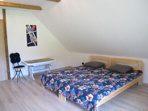 3 chambres, accès au Wi-Fi (inclus), accessible en fauteuil roulant