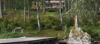 Paradise home by a lake, for anglers, canoeists, hikers and cyclists