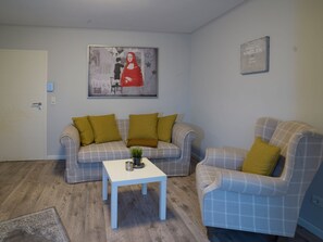 TV - Guest / fitter room ADES HAUS - uncomfortable somewhere else! (Überherrn)