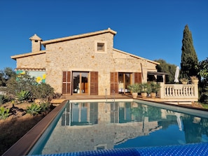 Pool - Idyllic finca, close to the sea, 4 pers., pool, air conditioning NEW, W-Lan, seasonal rental (Son Carrio)