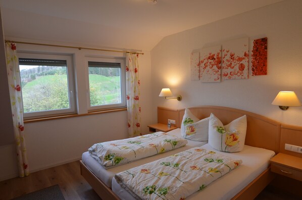 1 bedroom, iron/ironing board, WiFi, bed sheets - Apartment Wiesenblick-Panoramaferienwohnung (Glottertal)