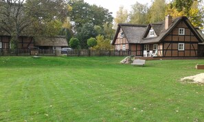 Exterior - Cozy vacation days under thatch in the biosphere reserve (Lenzerwische)