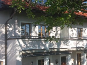 Exterior detail - Sonnige Ferienwohnung mit einem Schlafzimmer und Westbalkon (Chieming)