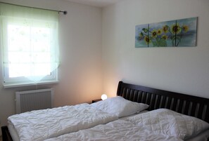 2 makuuhuonetta, vauvan matkasänky, Wi-Fi