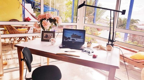 WIFI GRATUIT - Villa avec équipement haut de gamme et vue sur la mer, endroit calme, près de la plage