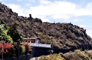 Exterior - Small but nice - great hiking area right outside the door  (San Cristóbal de La Laguna)