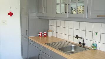 Réfrigérateur, four, plaque de cuisson, lave-vaisselle