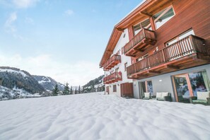Exterior - Gorgeous Apartment Close to Ski Lifts with Wi-Fi, Parking and Garden (Selva)