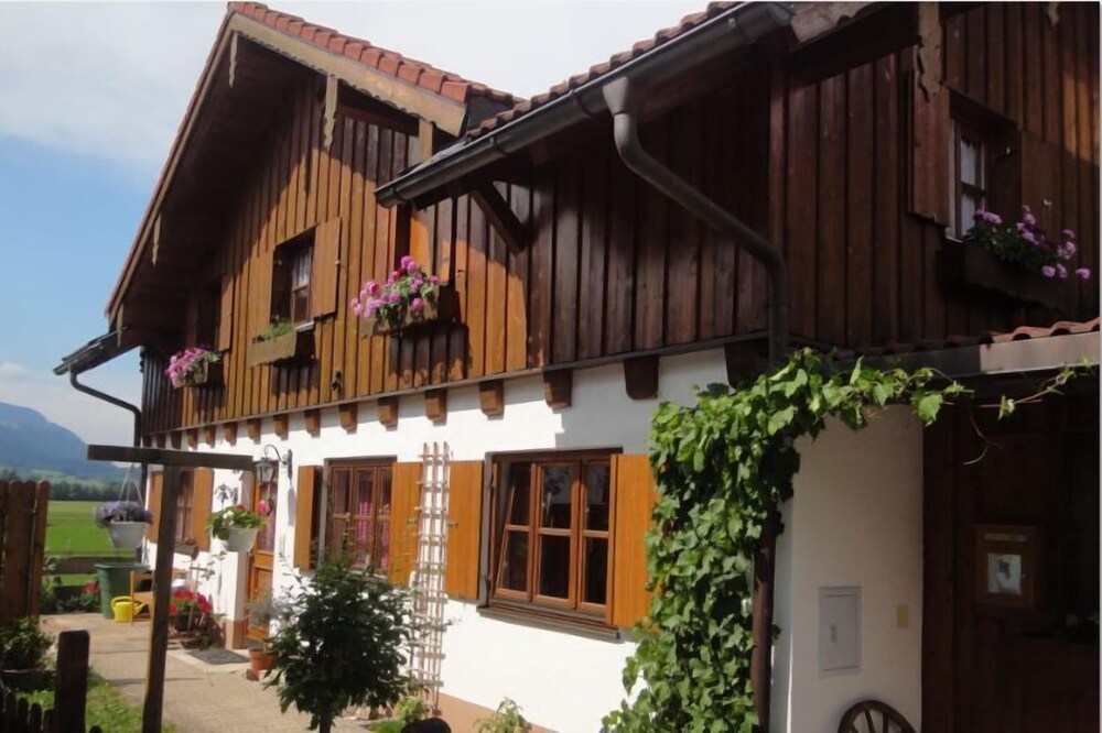 Cozy apartment for 2 (-3) people in the beautiful Allgäu