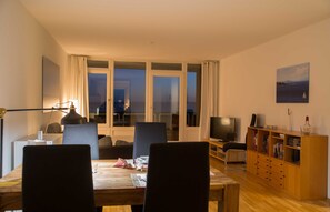 Unclassified image, 4 of 26, button