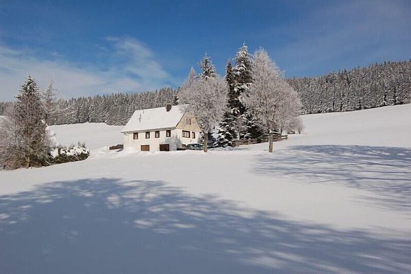 Environnement chalet neige profonde