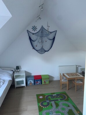 3 bedrooms, iron/ironing board, free WiFi