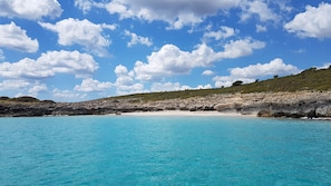Beach nearby, sun loungers, beach towels
