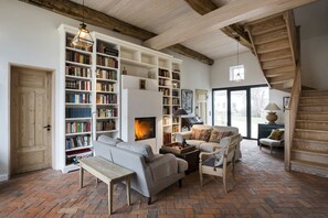 Interior - Old barn near the beach with fireplace, sauna and plenty of space for families (Pommerby)