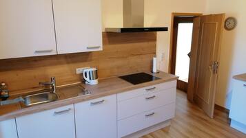 Kühlschrank, Ofen, Herdplatte, Geschirrspüler