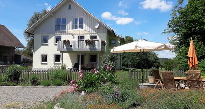 Beautiful 100 m² vacation apartment in a renovated farmhouse in the countryside