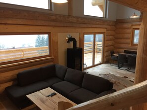 TV, fireplace, stereo