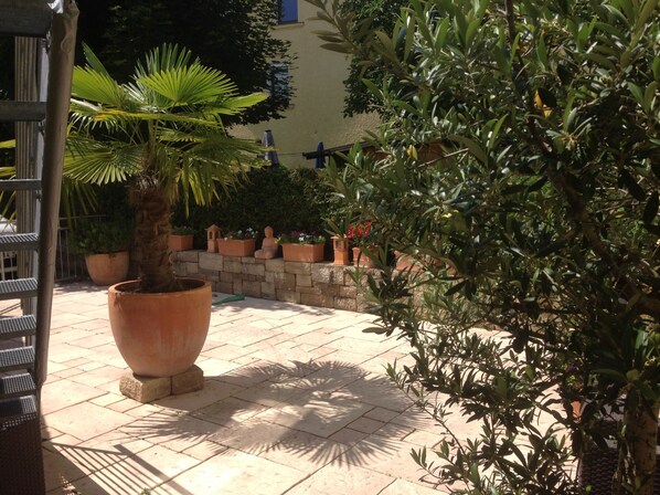 Property grounds - Apartment with garden, near Playmobil, Nürnberg Nürnberg WIFI (Oberasbach)