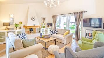 TV, fireplace, DVD player, music library