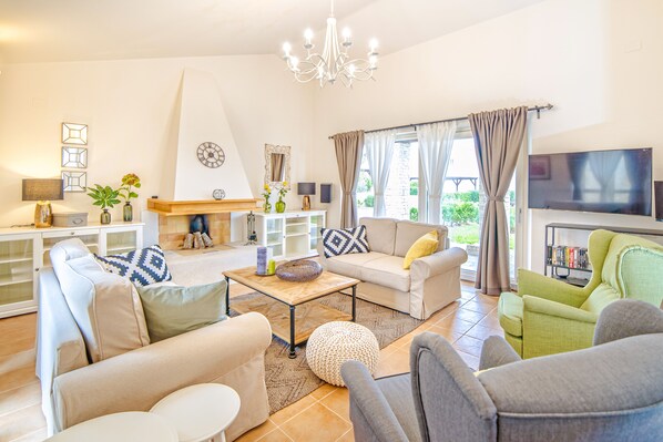 TV, fireplace, DVD player, music library