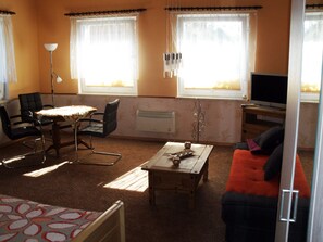 Unclassified image, 4 of 6, button