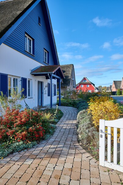 generous thatched cottage (160 m²) on the Baltic Sea, sauna, stove, forest edge location
