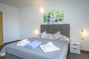 6 Schlafzimmer, Bügeleisen/Bügelbrett, WLAN, Bettwäsche