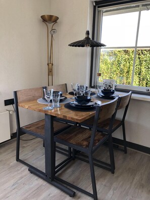Dining - Nature house near Amsterdam Peace and beautiful view of private rental (Breukelen)