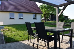 Outdoor dining - Apartment Mecklenburgische Seenplatte (Roggentin)