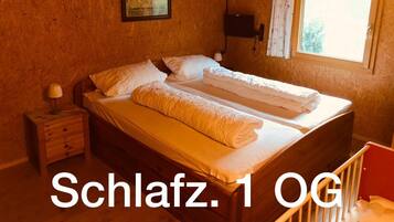 4 bedrooms, iron/ironing board, free WiFi