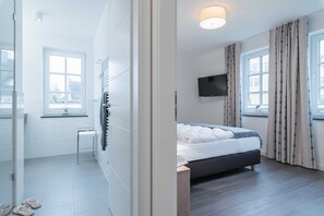 2 bedrooms, in-room safe, WiFi