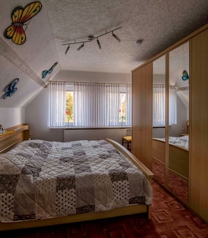 3 Schlafzimmer, Reisekinderbett, WLAN, Bettwäsche