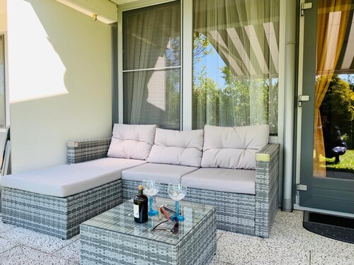 Holiday home at a copse and small lake, close to the beach