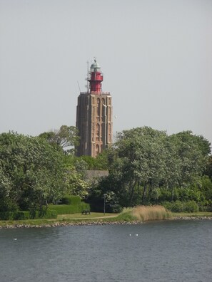 Exterior - Holiday home at a copse and small lake, close to the beach (Westkapelle)