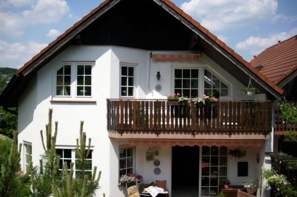 This unit is located in a country style - space Essen / Dusseldorf / Wuppertal / Hattingen