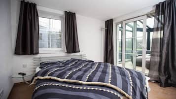 4 bedrooms, iron/ironing board, free WiFi, bed sheets