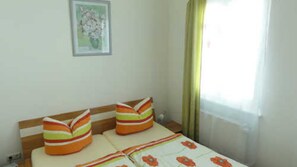 3 bedrooms, in-room safe, travel crib, WiFi