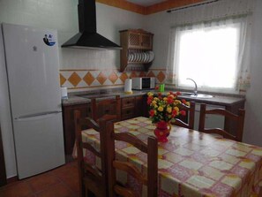 Fridge, microwave, dishwasher, coffee/tea maker