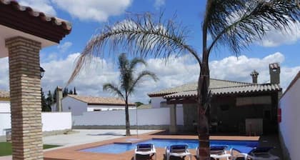 Private pool, outdoor kitchen and bar, free Wi-Fi, brick barbecue, shady verandas - Casa David -