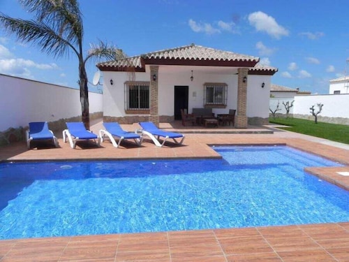 Private pool, outdoor kitchen and bar, free Wi-Fi, brick barbecue, shady verandas - Casa David -