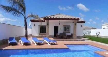 Private pool, outdoor kitchen and bar, free Wi-Fi, brick barbecue, shady verandas - Casa David -